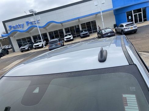 Used 2024 GMC Sierra 1500 SLE w/ Preferred Package image 27