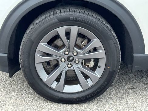 Used 2023 Ford Explorer XLT w/ Equipment Group 202A AWD/4WD image 44