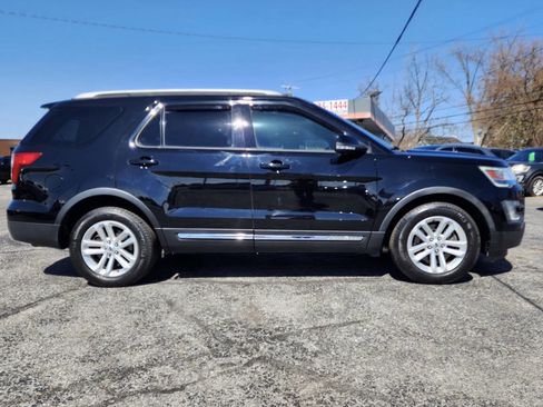 Used 2017 Ford Explorer XLT w/ Equipment Group 202A image 10