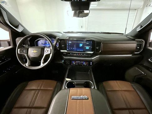 Certified 2025 Chevrolet Silverado 3500 High Country w/ High Country Premium Package image 13