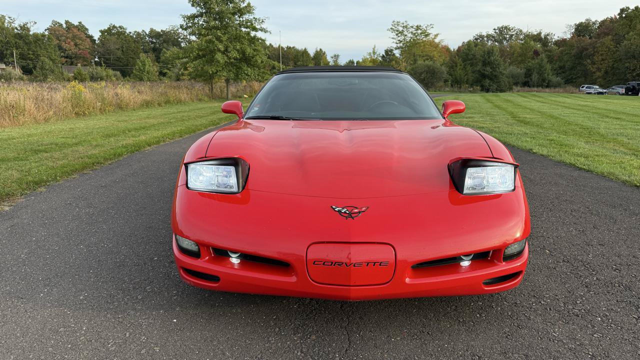 Used 2001 Chevrolet Corvette Convertible w/ Preferred Equipment Group1 RWD image 18