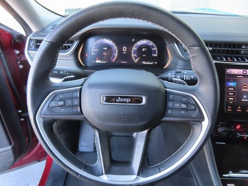 Used 2022 Jeep Grand Cherokee L Limited image 16