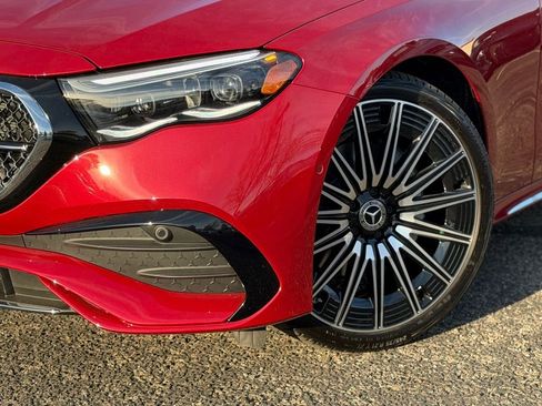 New 2026 Mercedes-Benz E 350 4MATIC Sedan image 4