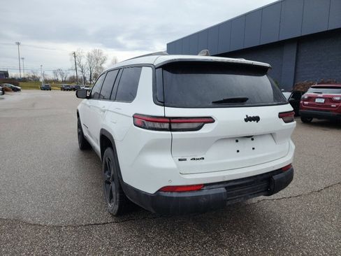 Used 2023 Jeep Grand Cherokee L Laredo image 5