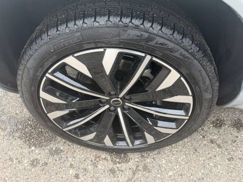 Used 2026 Volvo XC90 B6 Ultra w/ Protection Package AWD/4WD image 6
