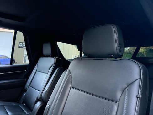 Used 2021 GMC Yukon Denali w/ Denali Premium Package AWD/4WD image 22