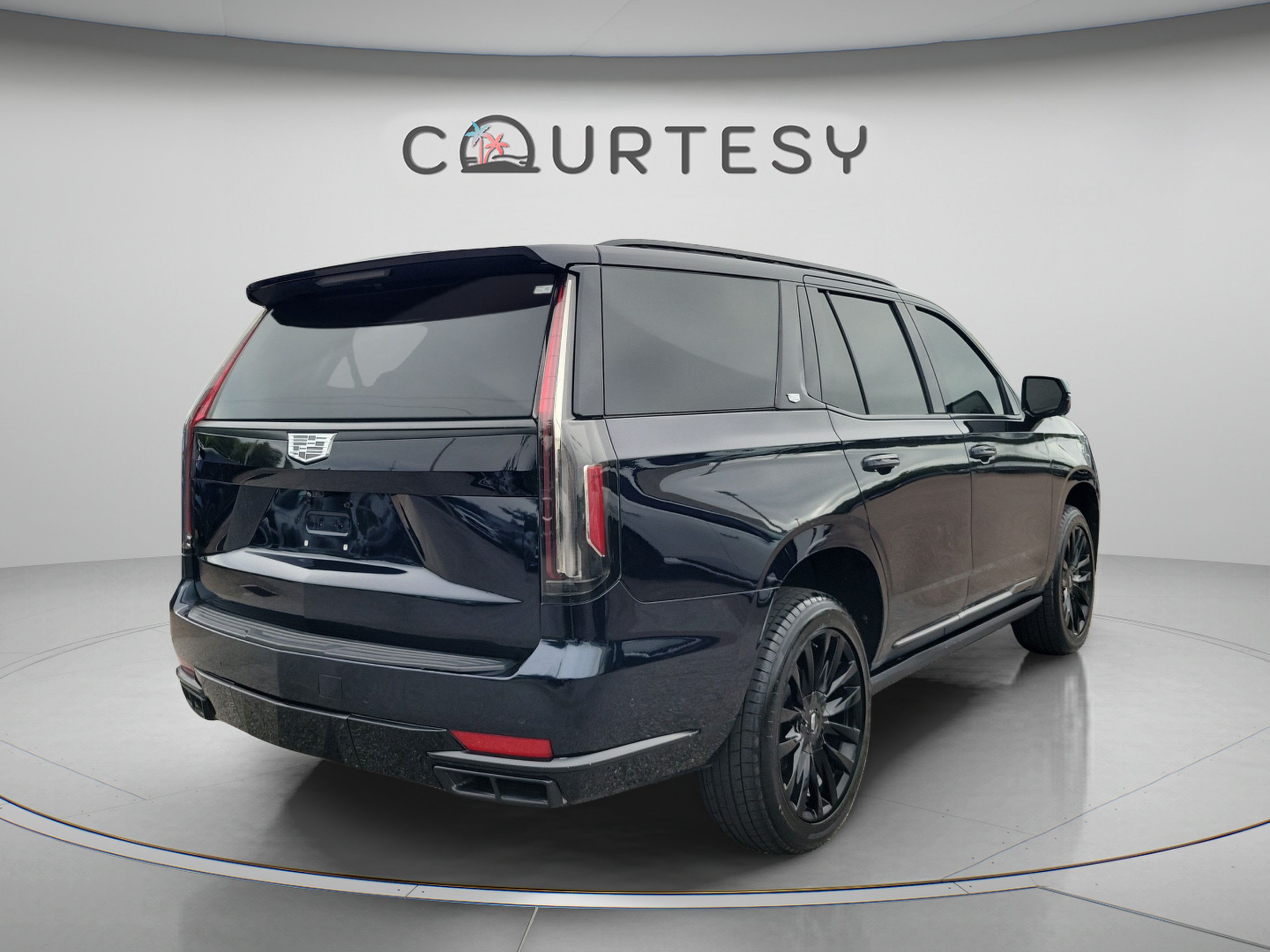 Used 2021 Cadillac Escalade Premium Luxury w/ Driver Assist Tech Package AWD/4WD image 4