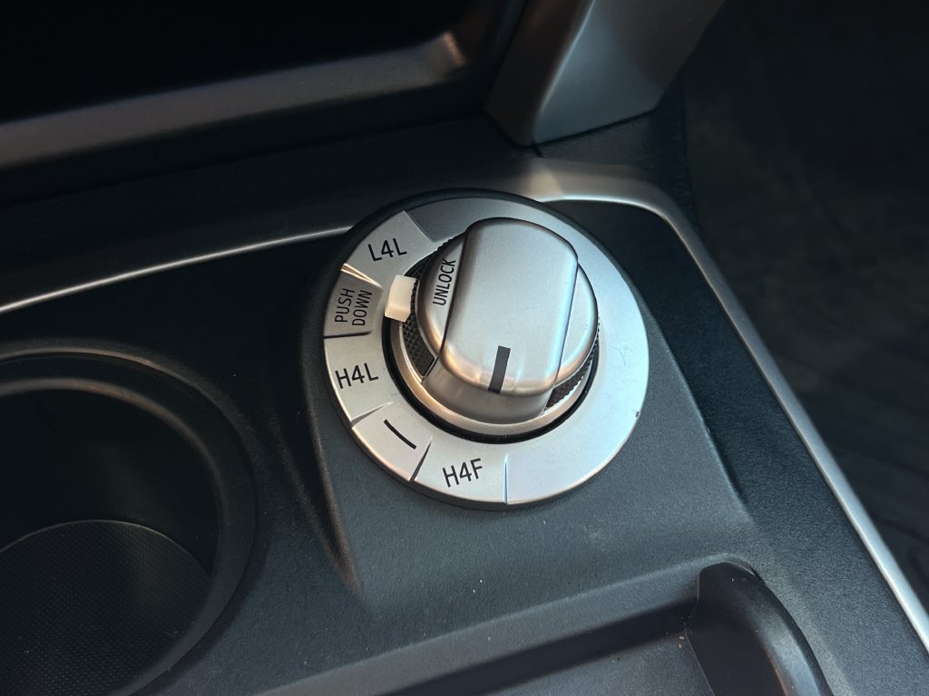 Used 2015 Toyota 4Runner Limited AWD/4WD image 41