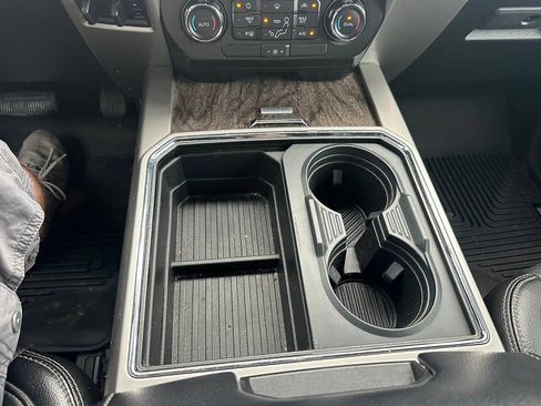 Used 2017 Ford F250 Lariat w/ Chrome Package AWD/4WD image 16