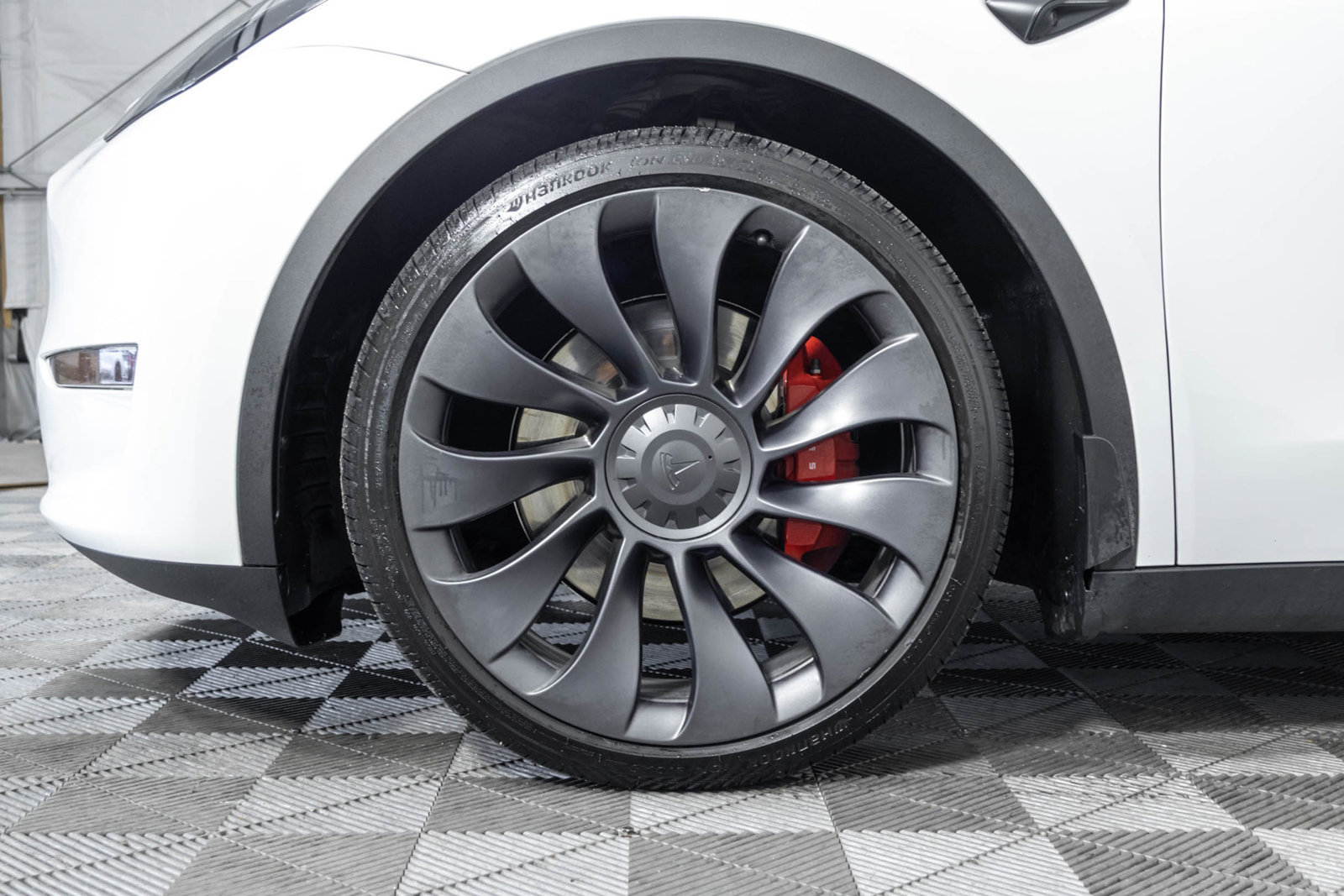 Used 2024 Tesla Model Y Performance AWD/4WD image 46