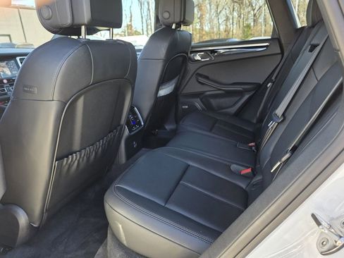 Used 2026 Porsche Macan AWD/4WD image 21