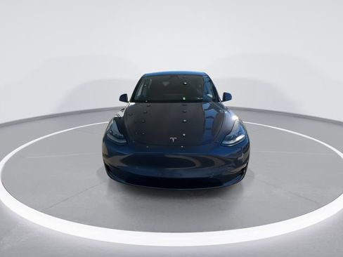 Used 2022 Tesla Model Y Long Range image 3