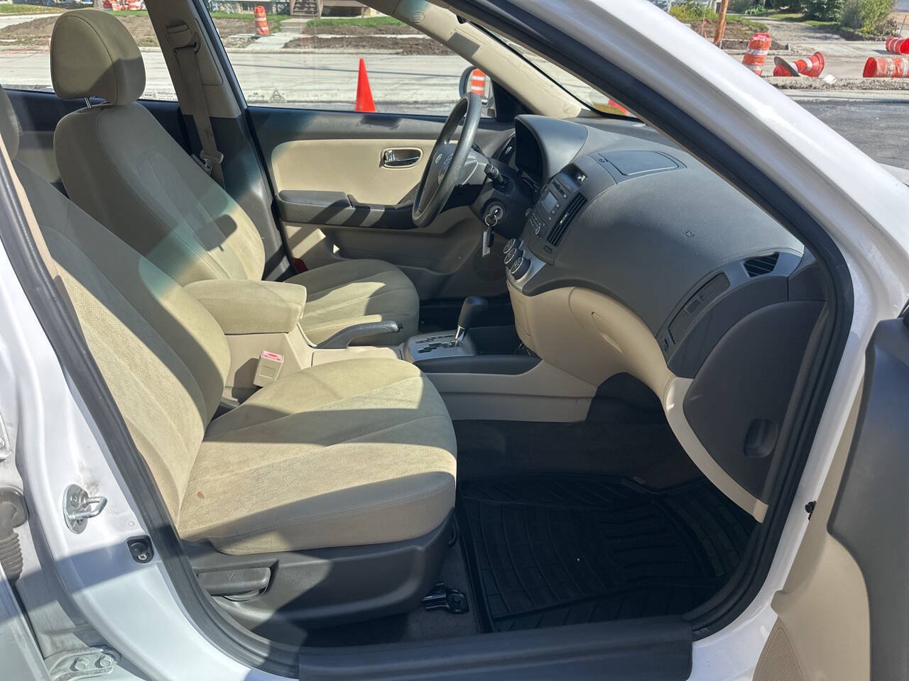 Used 2010 Hyundai Elantra GLS FWD image 13