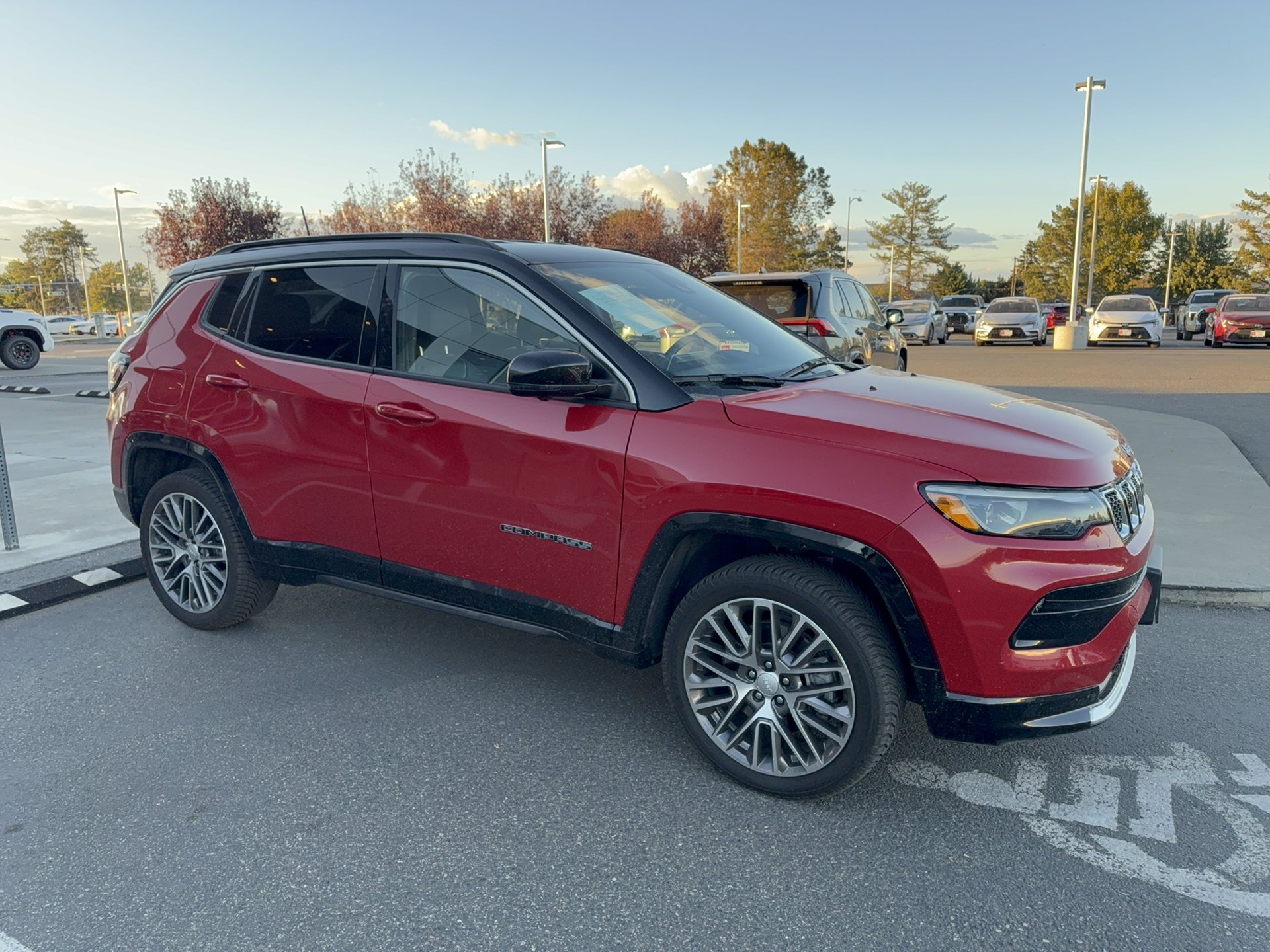Used 2023 Jeep Compass Limited w/ Elite Group AWD/4WD image 10