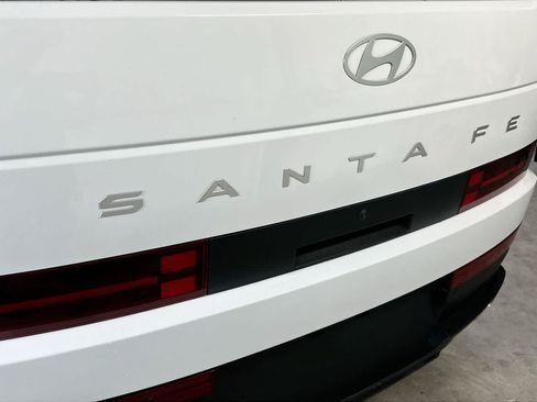 Used 2024 Hyundai Santa Fe SEL FWD image 10