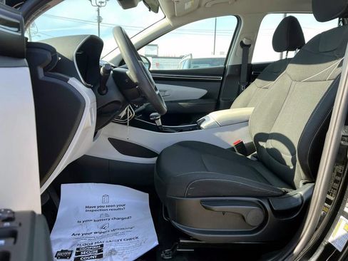 Used 2023 Hyundai Tucson SE image 7