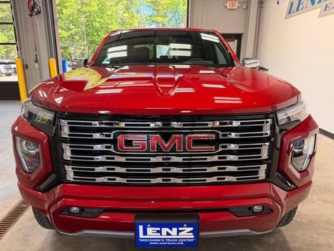 Used 2025 GMC Canyon Denali AWD/4WD image 3