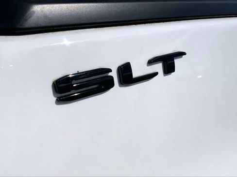 Used 2023 GMC Terrain SLT w/ Tech Package AWD/4WD image 9