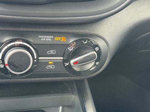 Used 2023 Kia Soul LX w/ Option Group 015 FWD image 30