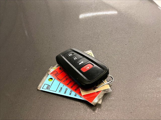 Used 2019 Toyota Camry SE FWD image 9