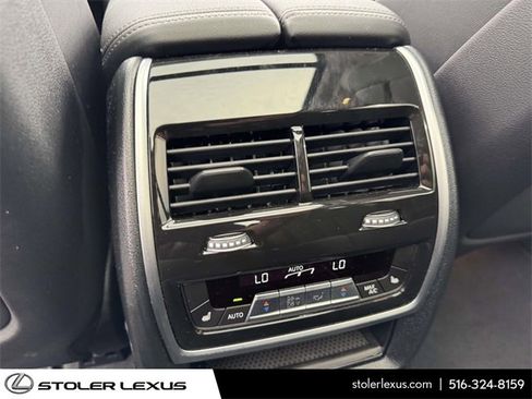 Used 2024 BMW X7 xDrive40i w/ Executive Package image 19