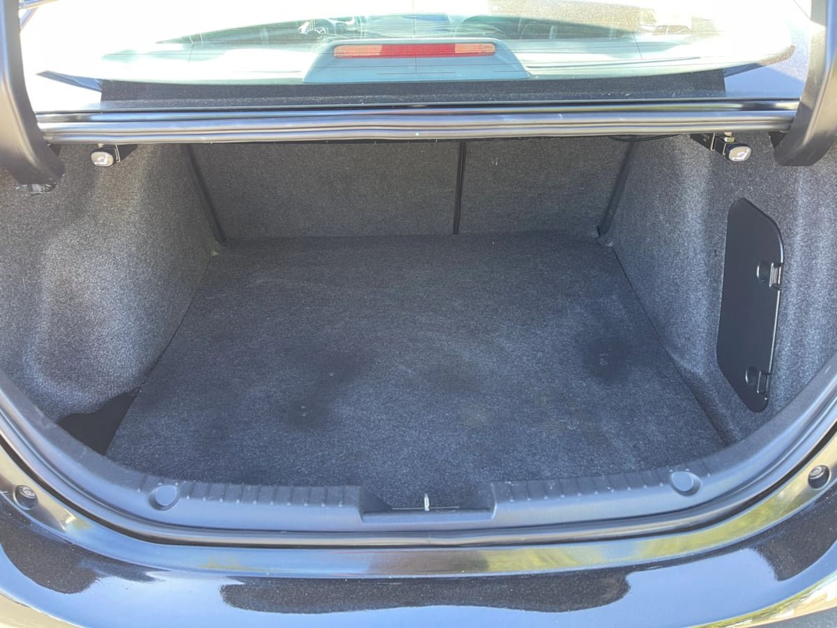 Used 2016 MAZDA MAZDA3 i Sport w/ Preferred Equipment Package FWD image 9
