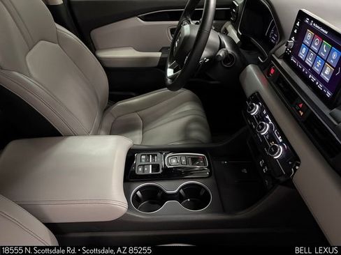 Used 2024 Honda Pilot Touring image 31