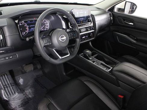 Certified 2022 Nissan Pathfinder SL FWD image 20