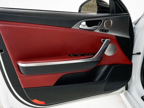 Used 2018 Kia Stinger GT1 image 8