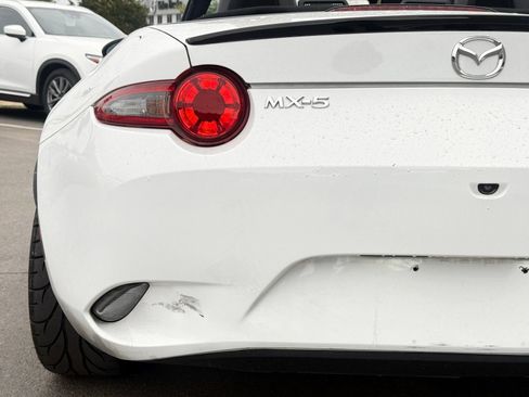 Used 2020 MAZDA MX-5 Miata Sport RWD image 16
