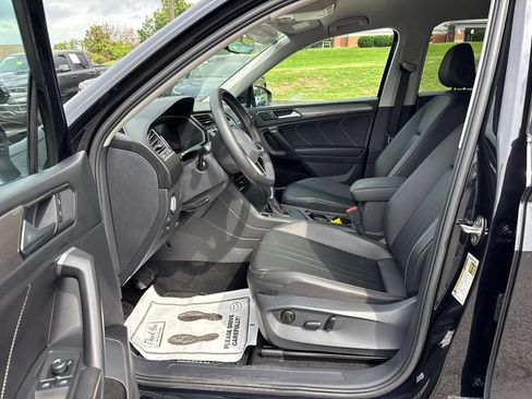 Used 2023 Volkswagen Tiguan SE FWD image 14