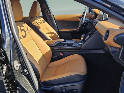 Certified 2025 Lexus IS 350 F Sport image 14