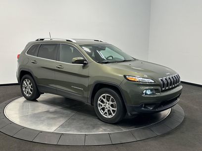 Used 2018 Jeep Cherokee Latitude Plus w/ Comfort/Convenience Group