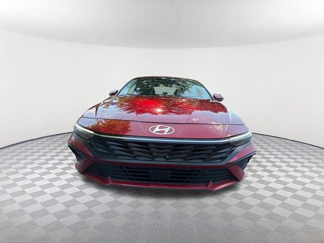 Used 2024 Hyundai Elantra SEL w/ Convenience Package FWD image 2