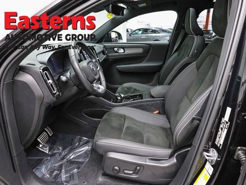 Used 2022 Volvo XC40 P8 Recharge Plus AWD/4WD image 14