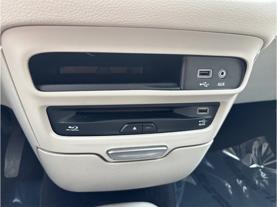 Used 2018 Chrysler Pacifica Limited FWD image 31