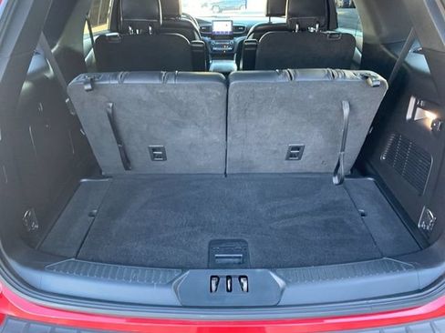Used 2020 Ford Explorer XLT w/ Equipment Group 202A AWD/4WD image 17