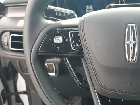 New 2027 Lincoln Aviator AWD image 16