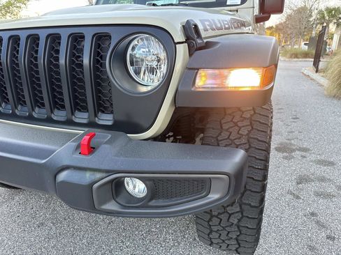 Used 2022 Jeep Gladiator Rubicon w/ Trailer Tow Package AWD/4WD image 10