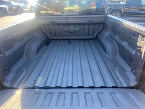 Used 2025 Chevrolet Colorado Trail Boss image 16