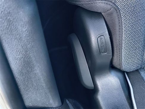 Certified 2025 Chevrolet TrailBlazer LT w/ Convenience Package image 33