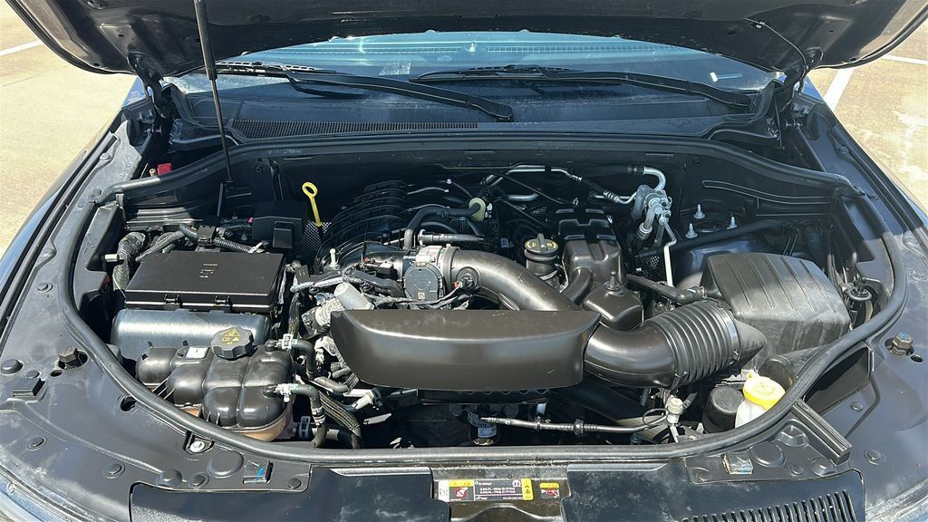 Used 2023 Dodge Durango GT RWD image 3