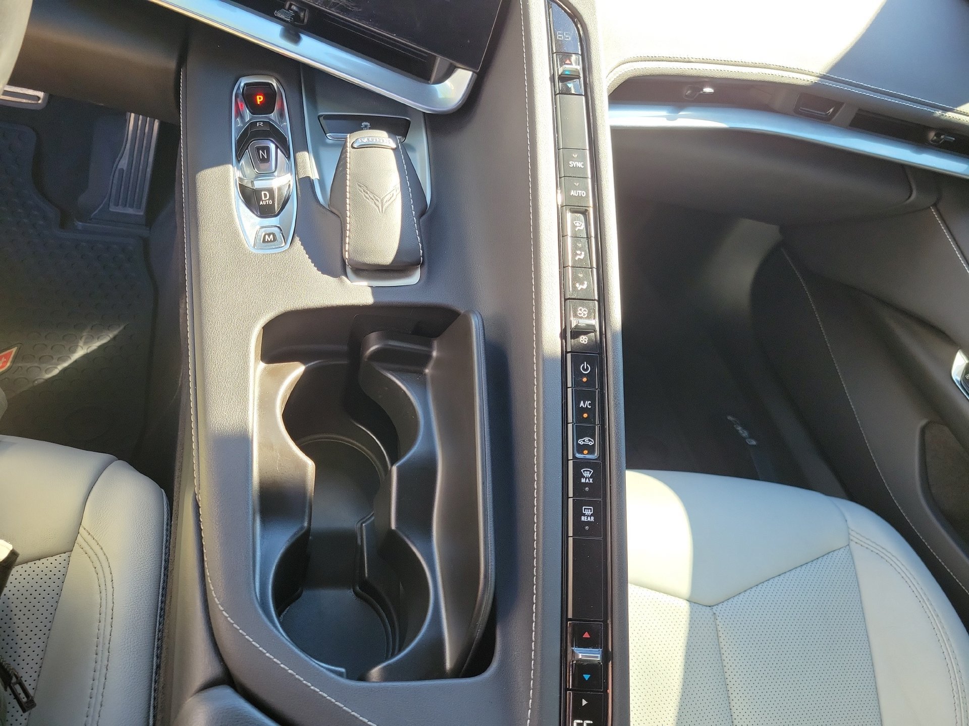 Used 2024 Chevrolet Corvette Stingray Convertible w/ Z51 Performance Package RWD image 31