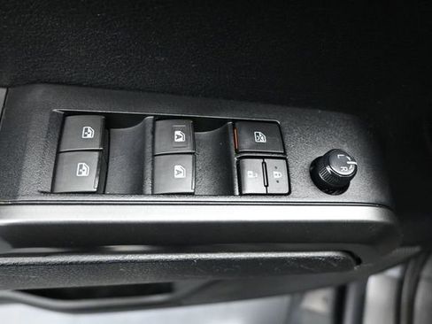 Used 2021 Toyota Tacoma TRD Off-Road AWD/4WD image 12