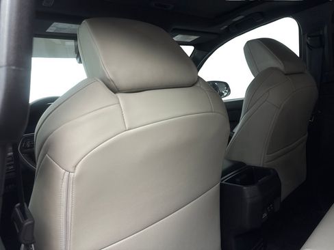 Used 2025 Toyota Tacoma Limited AWD/4WD image 35