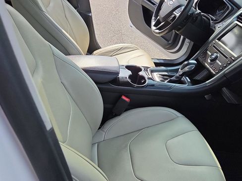 Used 2016 Ford Fusion Titanium FWD image 28