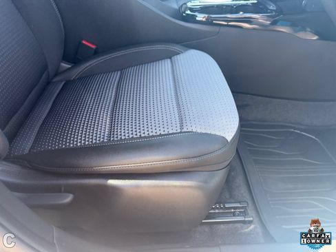 Used 2026 Chevrolet Trax LT w/ LT Convenience Package FWD image 12