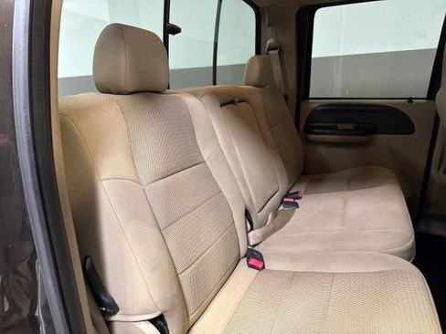 Used 2005 Ford F350 XLT image 61
