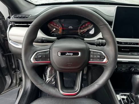 Used 2023 Jeep Compass Limited image 16