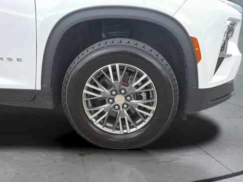 Certified 2024 Chevrolet Traverse LT image 30